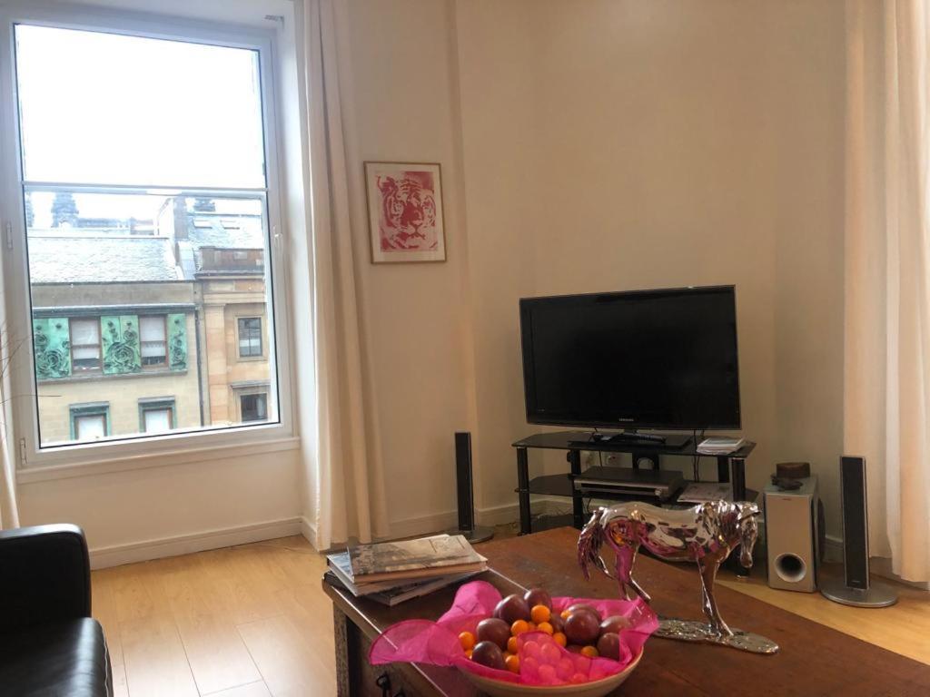Comfy Two Bedroom Apartment Right In The City Centre グラスゴー エクステリア 写真