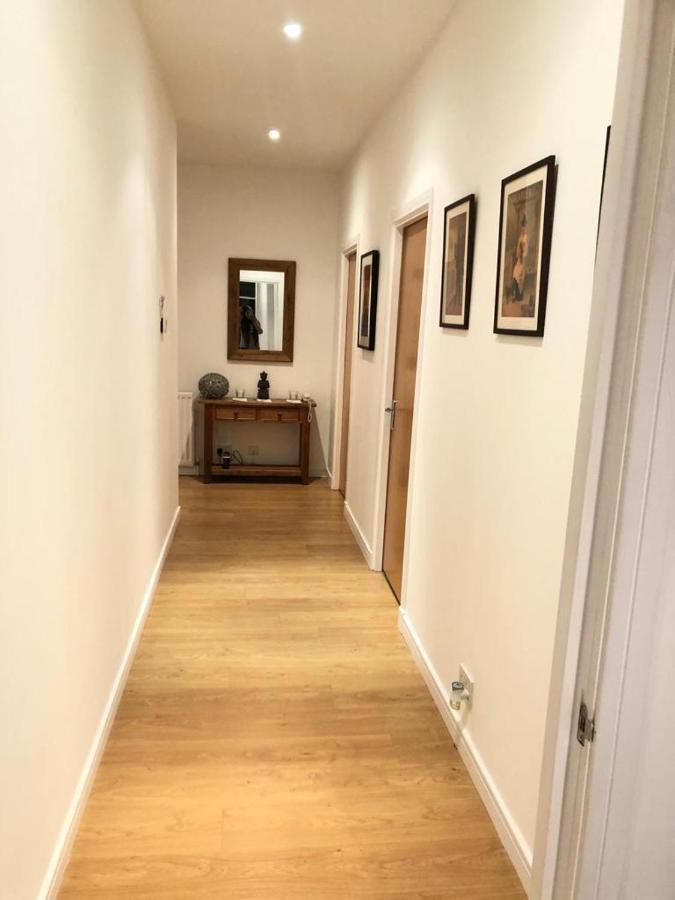 Comfy Two Bedroom Apartment Right In The City Centre グラスゴー エクステリア 写真