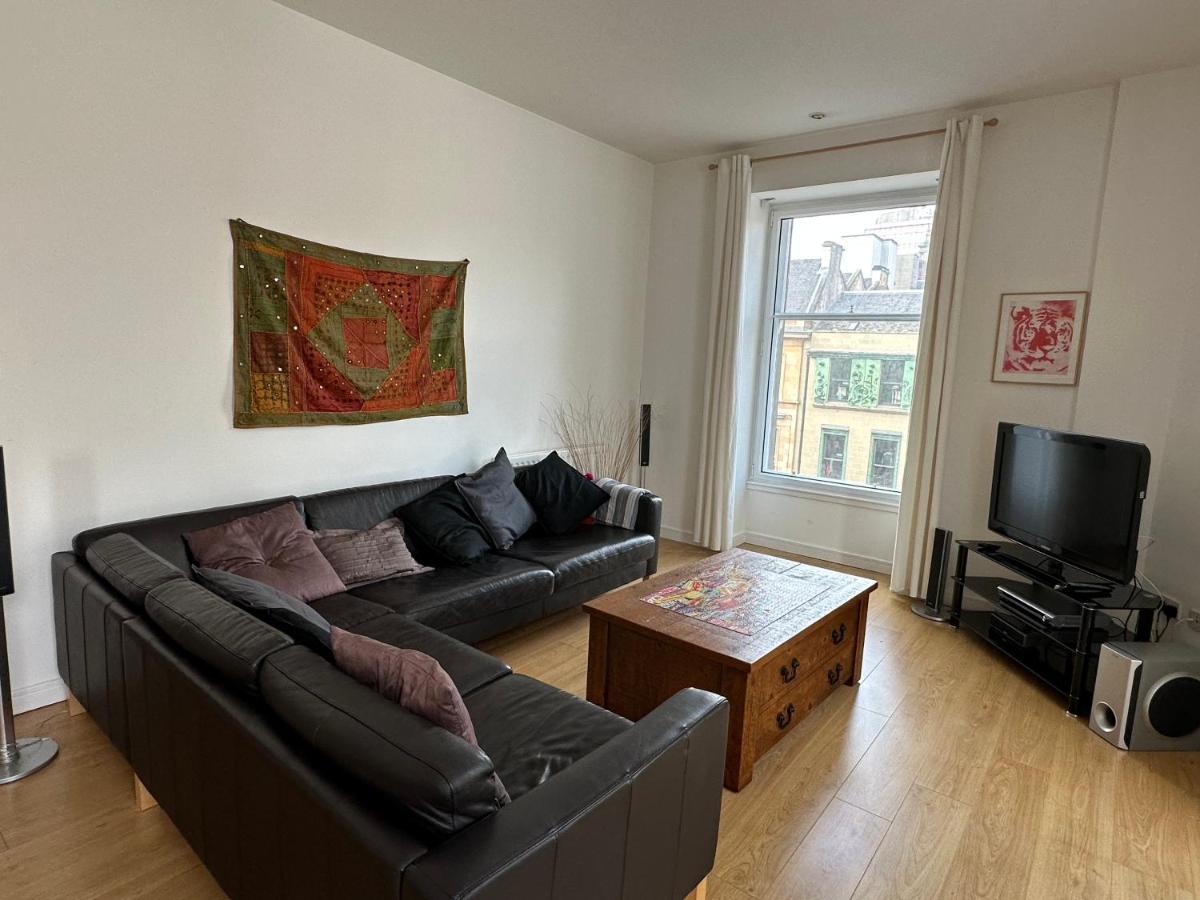 Comfy Two Bedroom Apartment Right In The City Centre グラスゴー エクステリア 写真